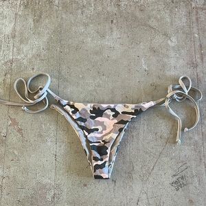 Frankies Bikinis Camo Bottoms! 💚